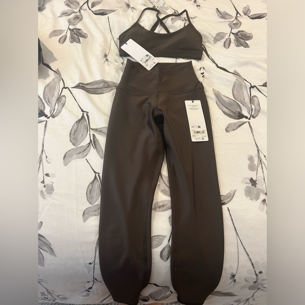 ALO Yoga Espresso High-Waist Airlift Leggings (XXS) and Intrigue Bra (XS)
